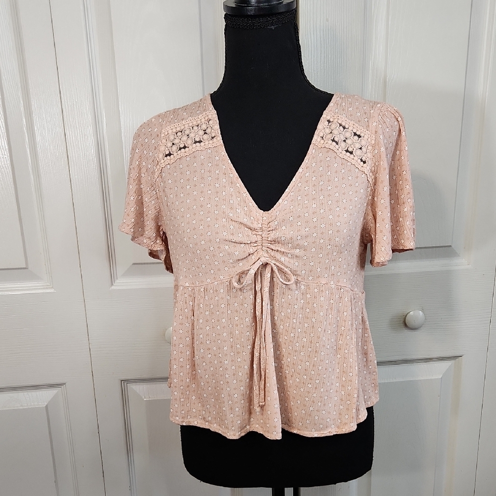 Hippie Rose Dusty Pink Ditsy Floral‎ Top Size Med Cropped Flutter Cottage Y2K
